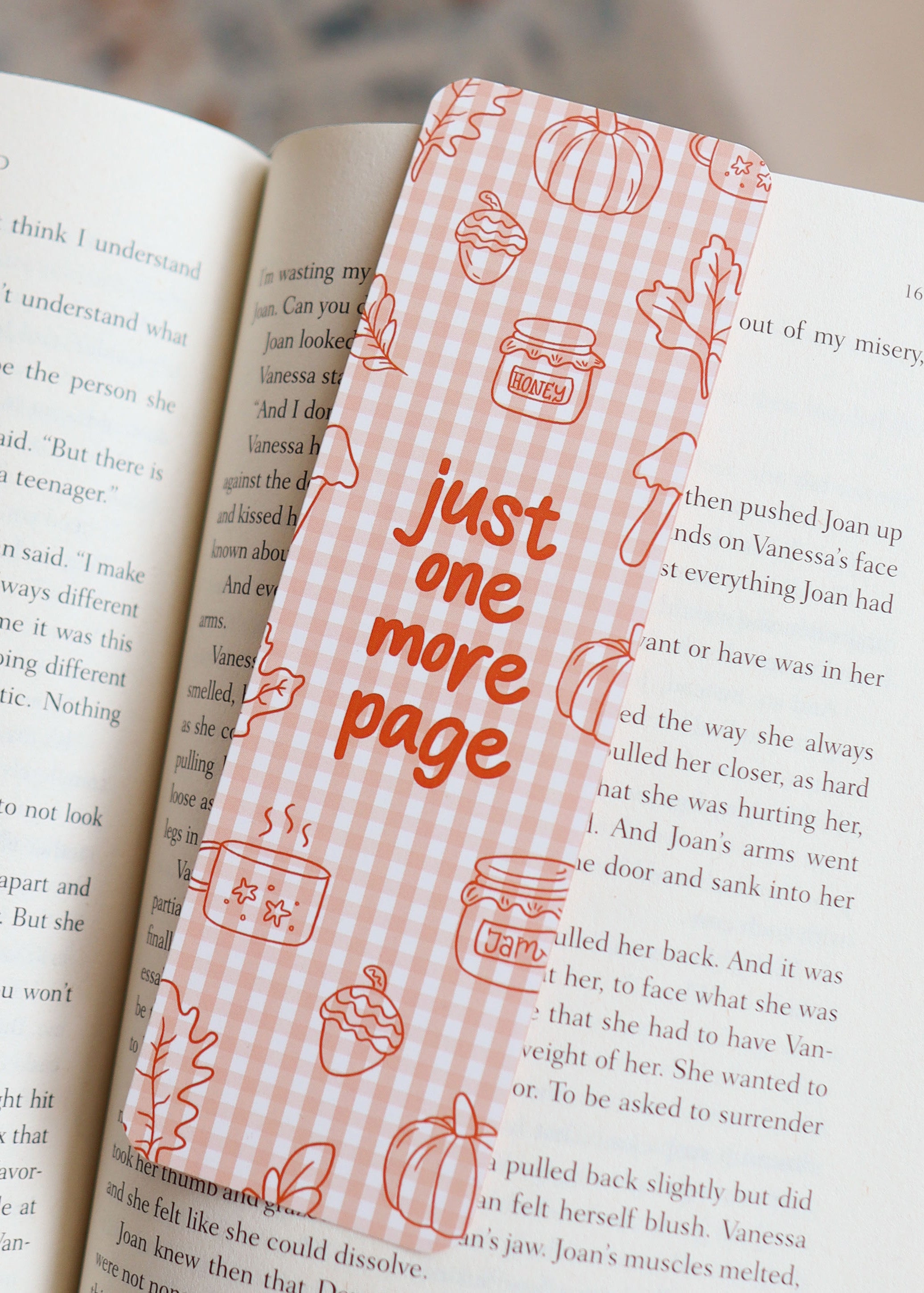 Boekenlegger 'just one more page' orange