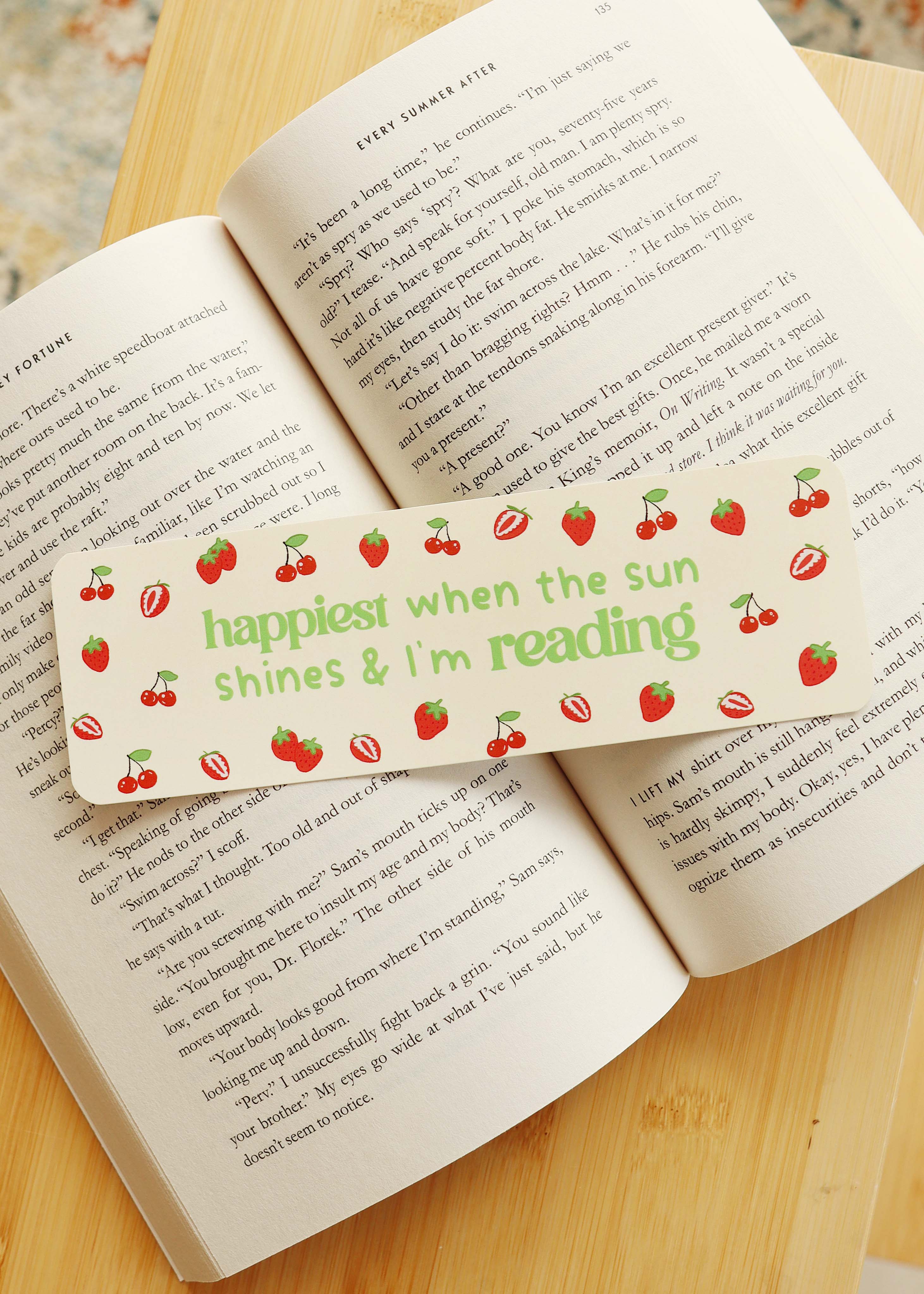 Boekenlegger 'strawberry chapters'