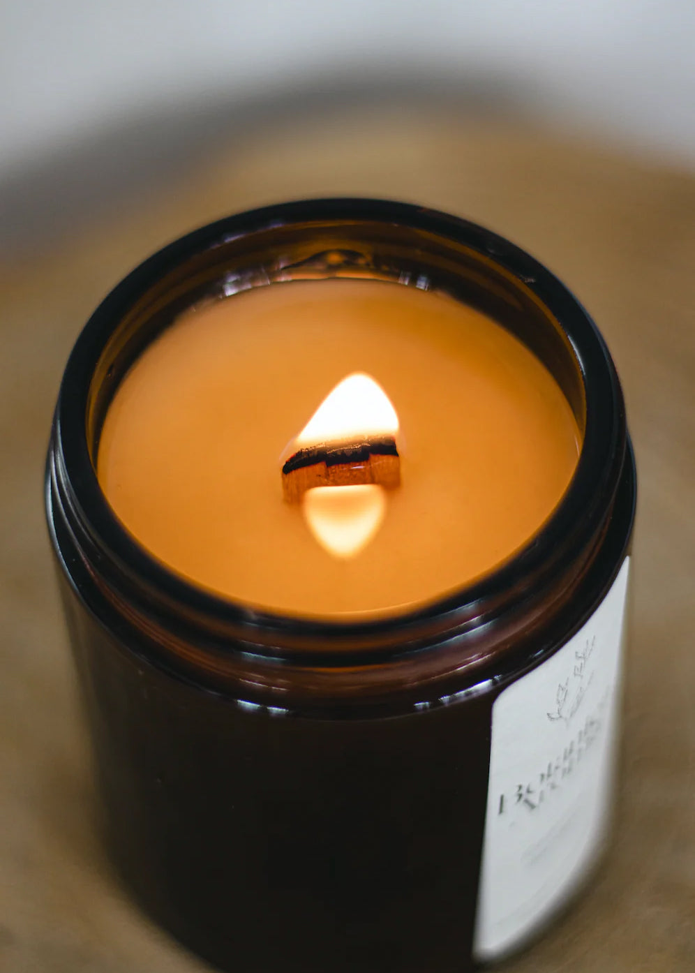 Geurkaars Emma's Bookshop x Botanica Aroma