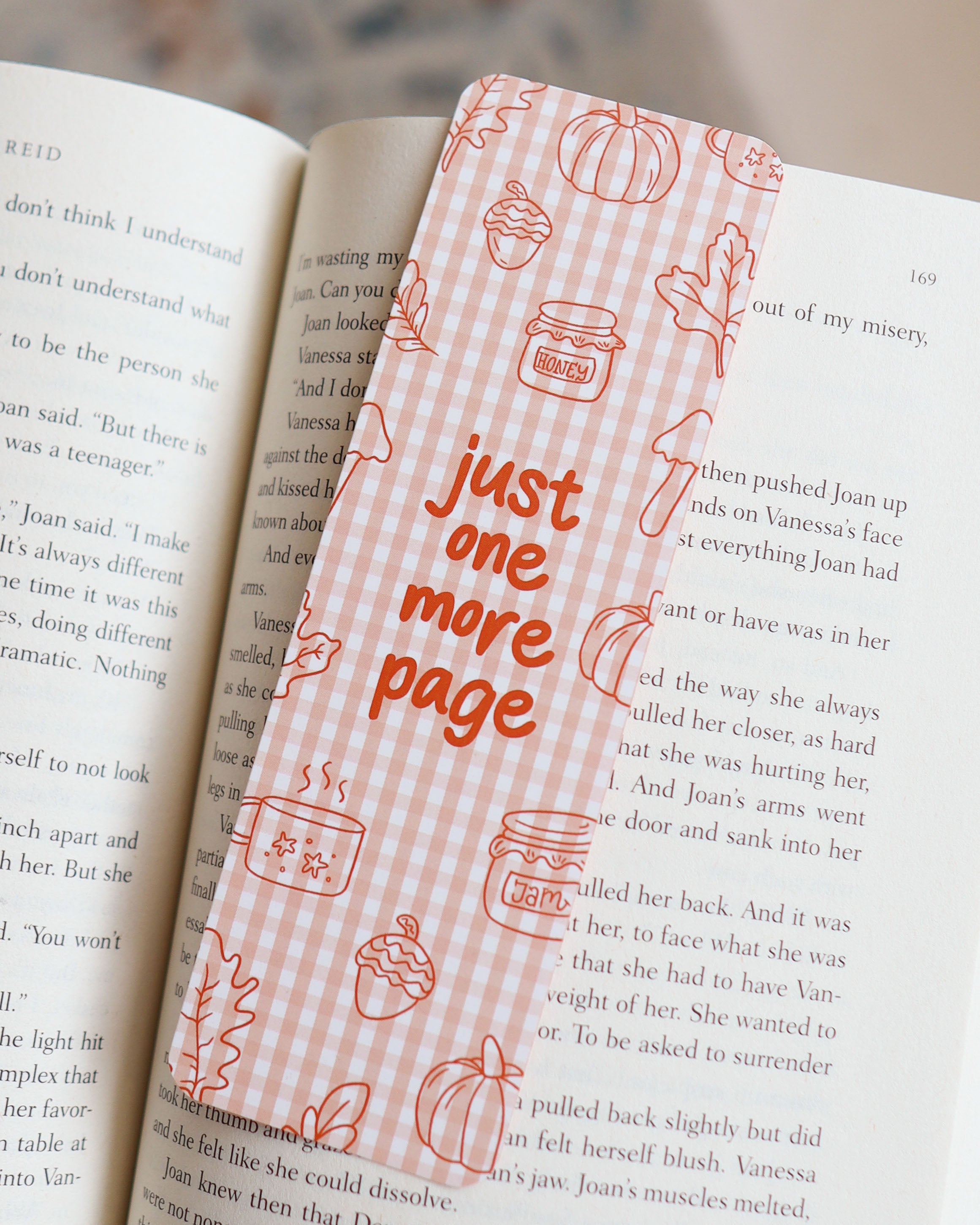 Boekenlegger 'just one more page' orange