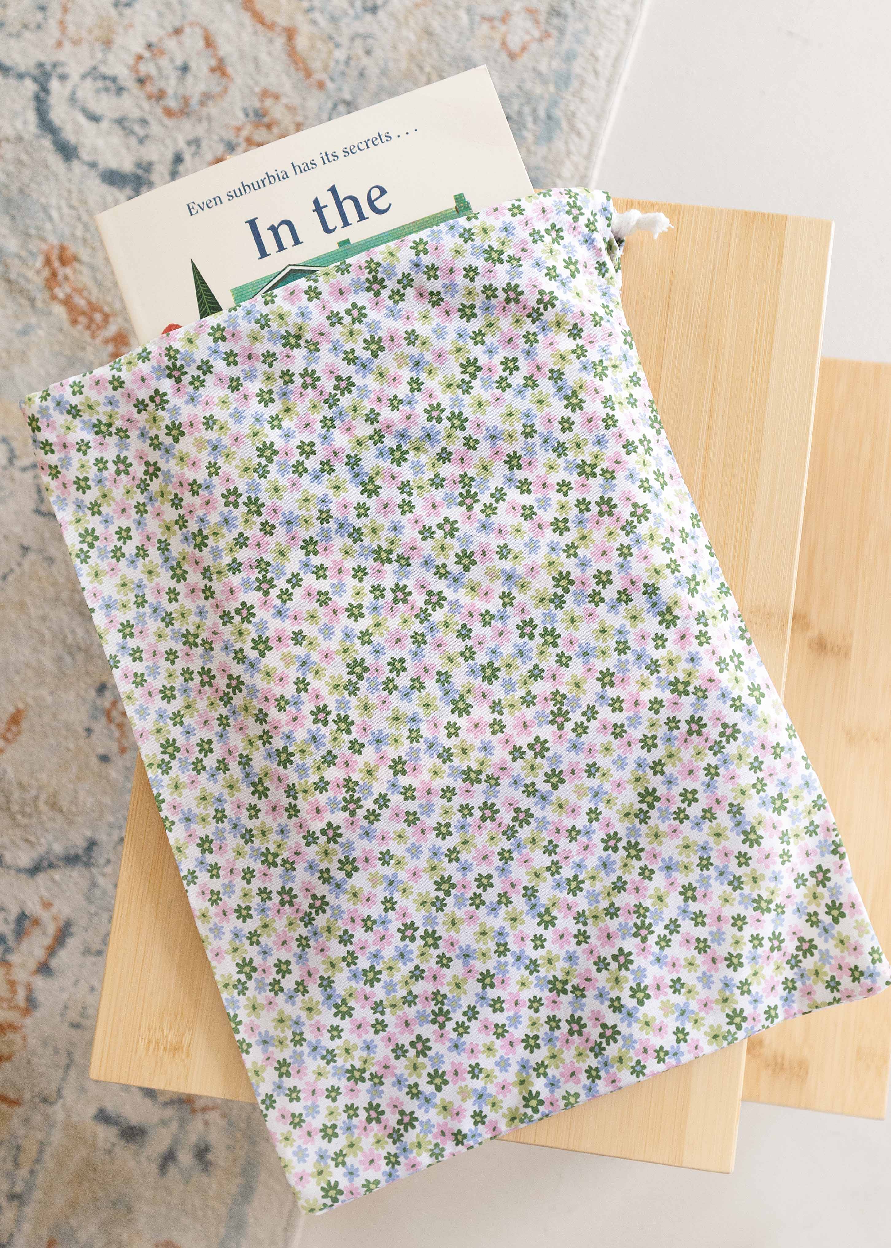 Booksleeve bright blossom