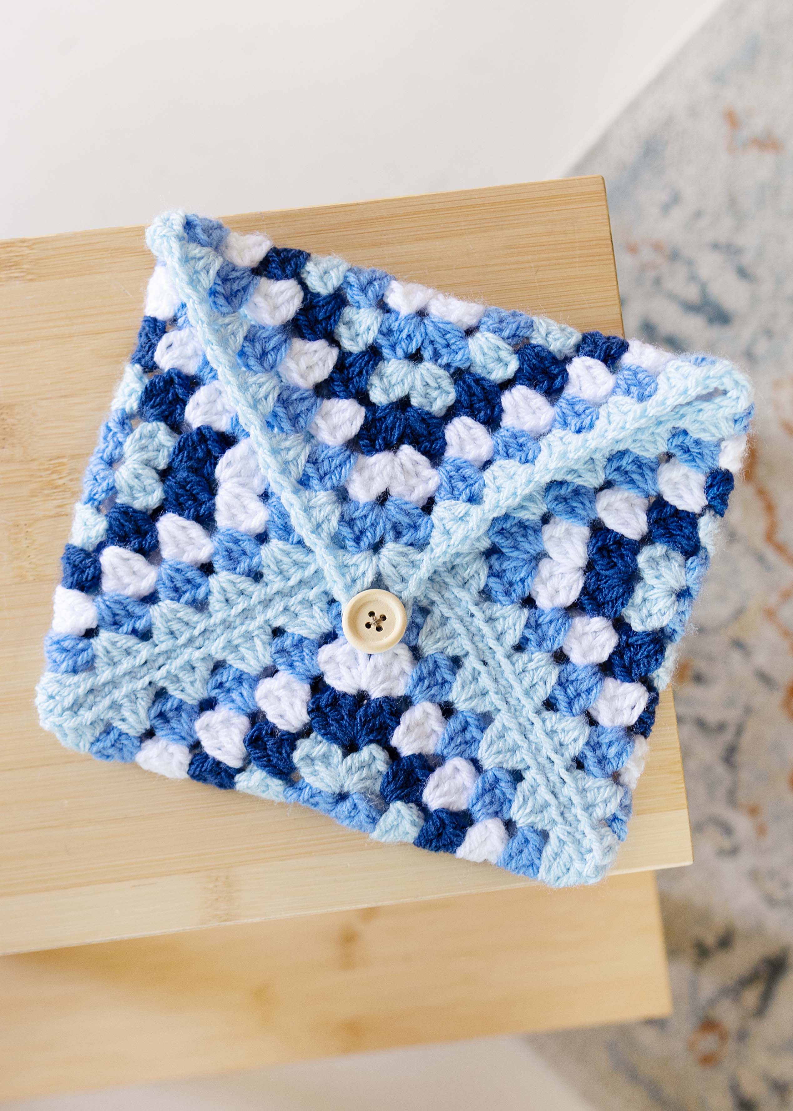 E-reader sleeve 'bright blue'