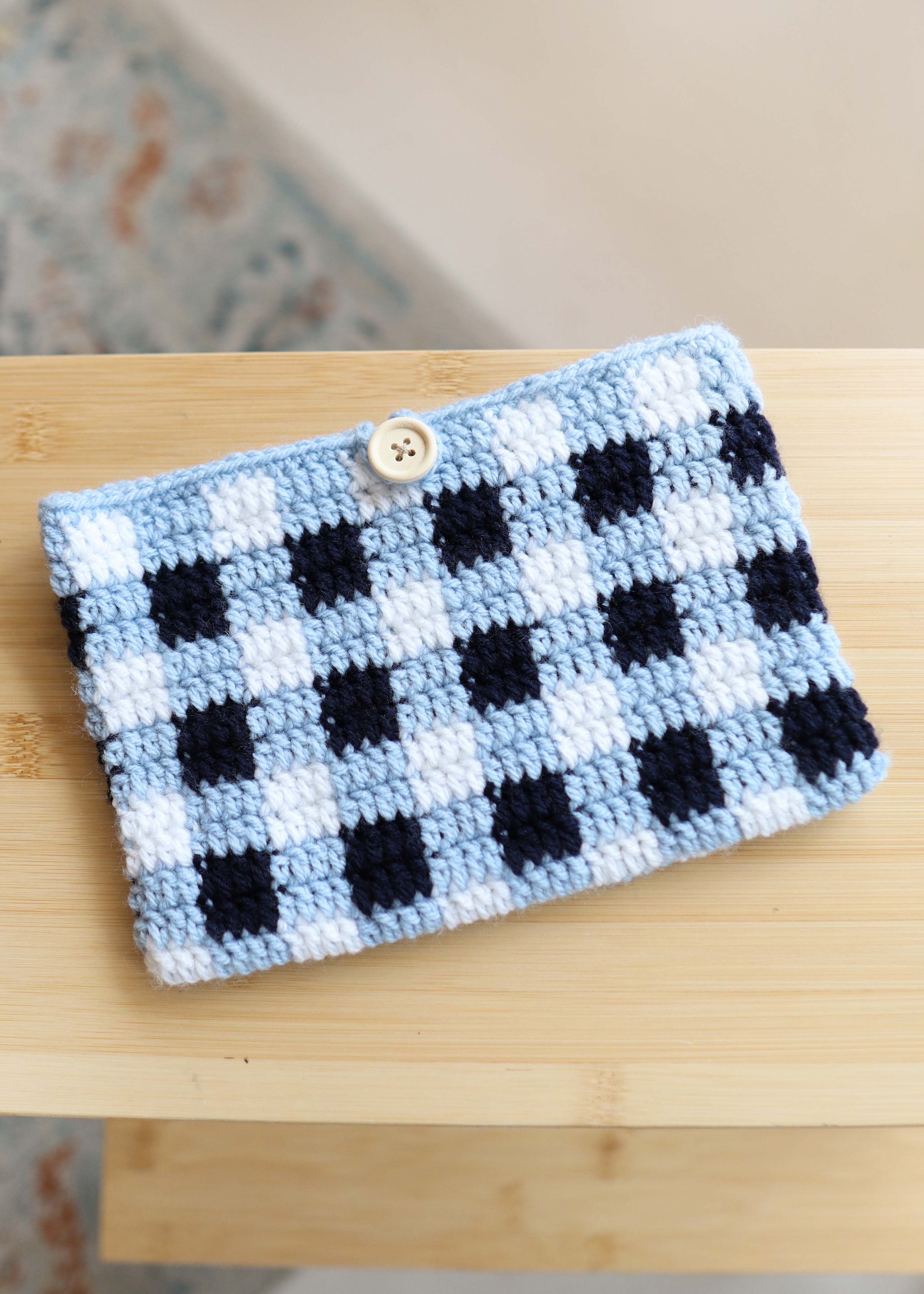 Booksleeve 'blue checkered'