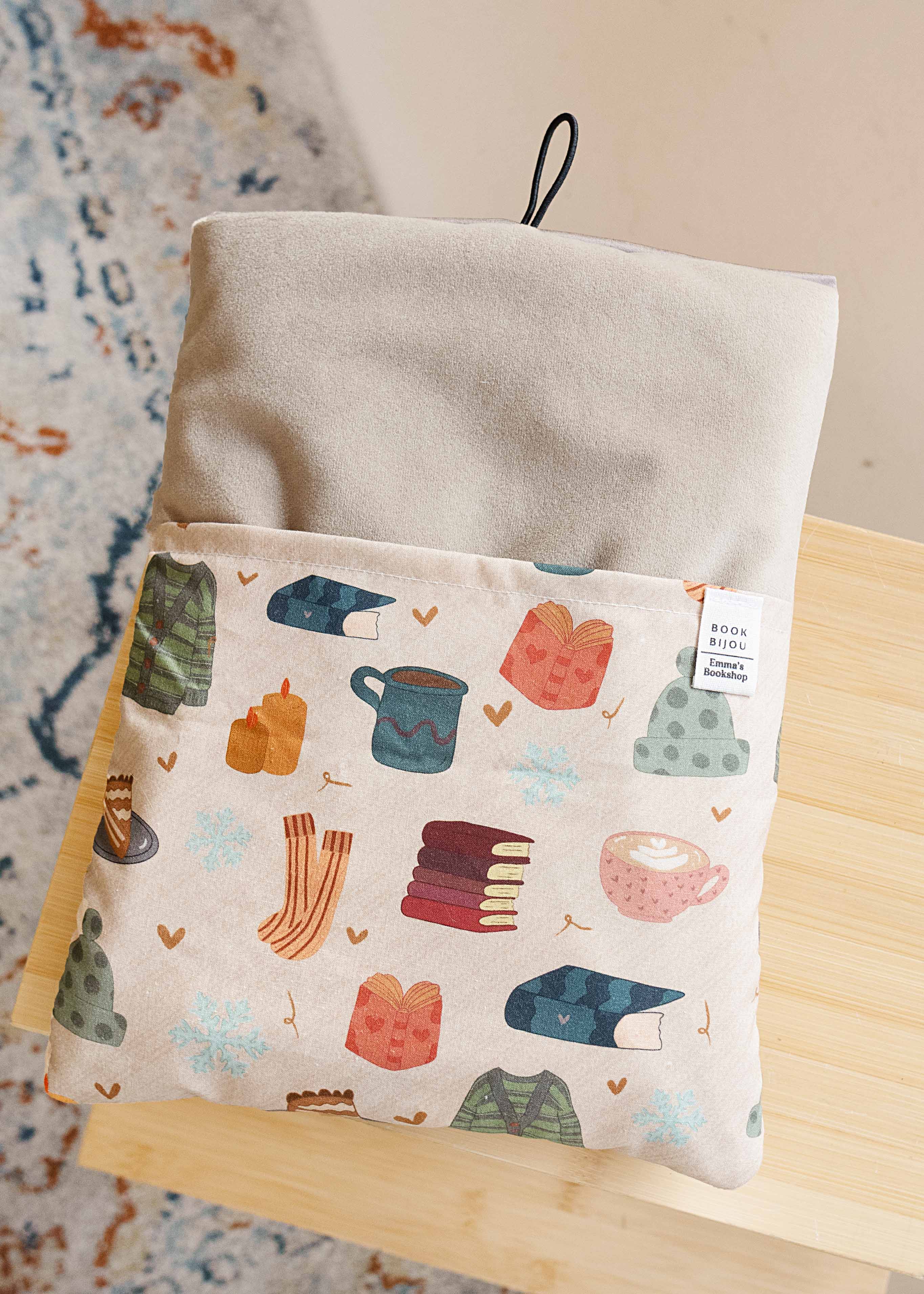 Booksleeve 'cozy winter' beige
