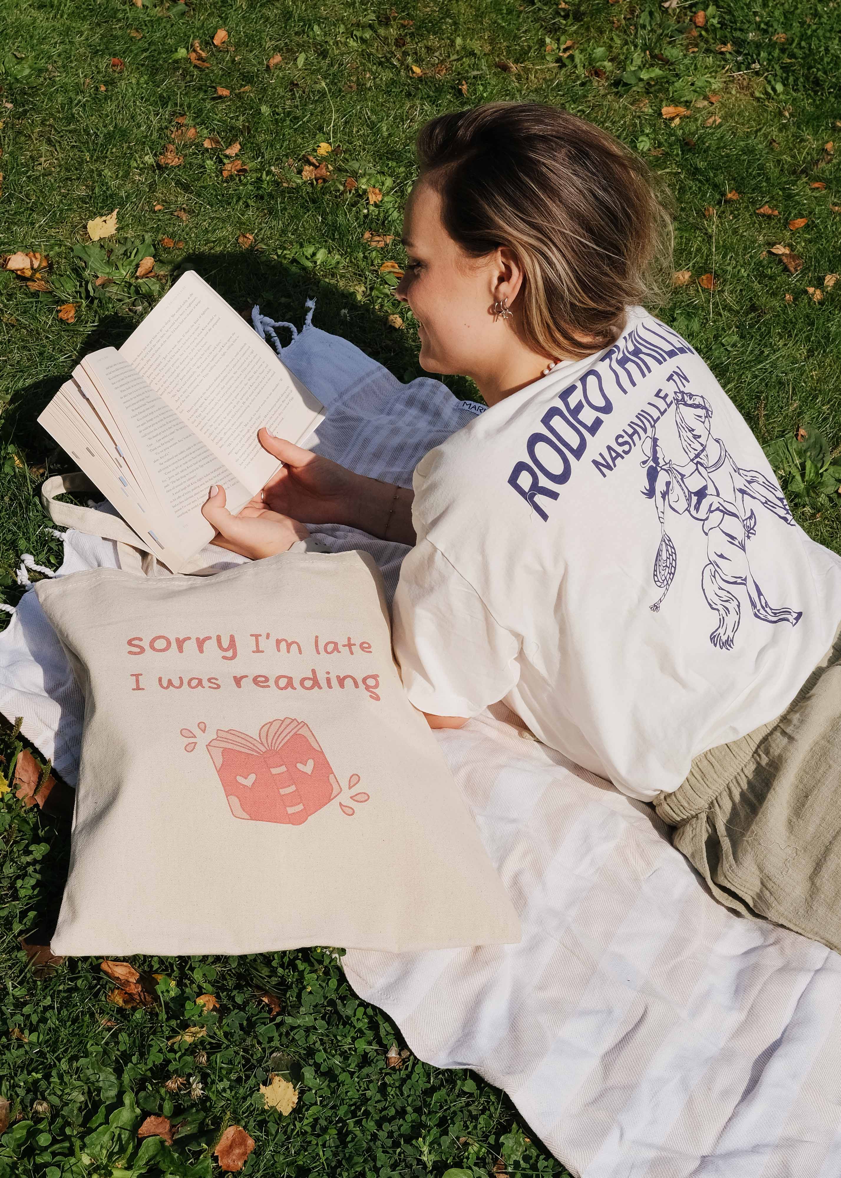 Totebag 'sorry I'm late I was reading'