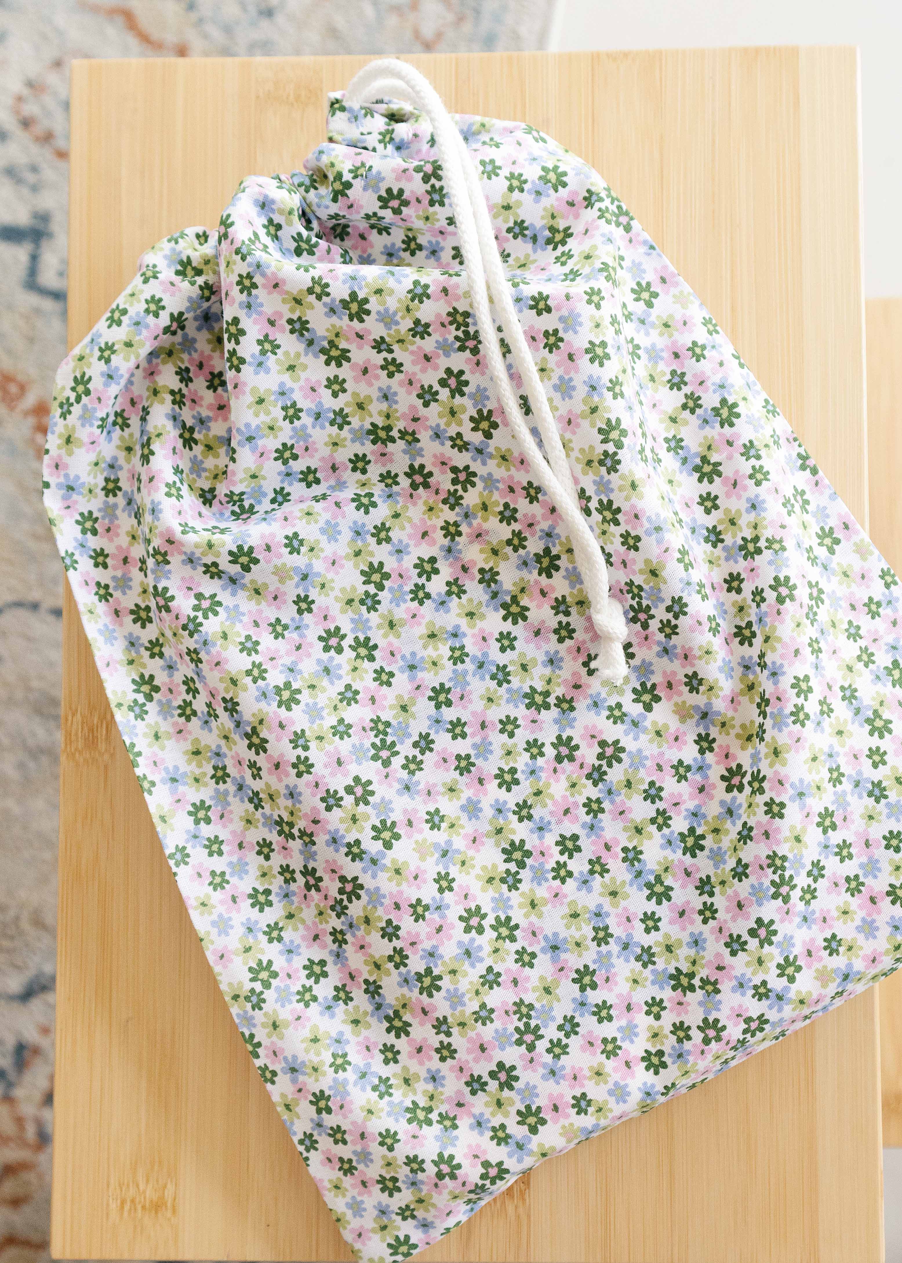 Booksleeve bright blossom