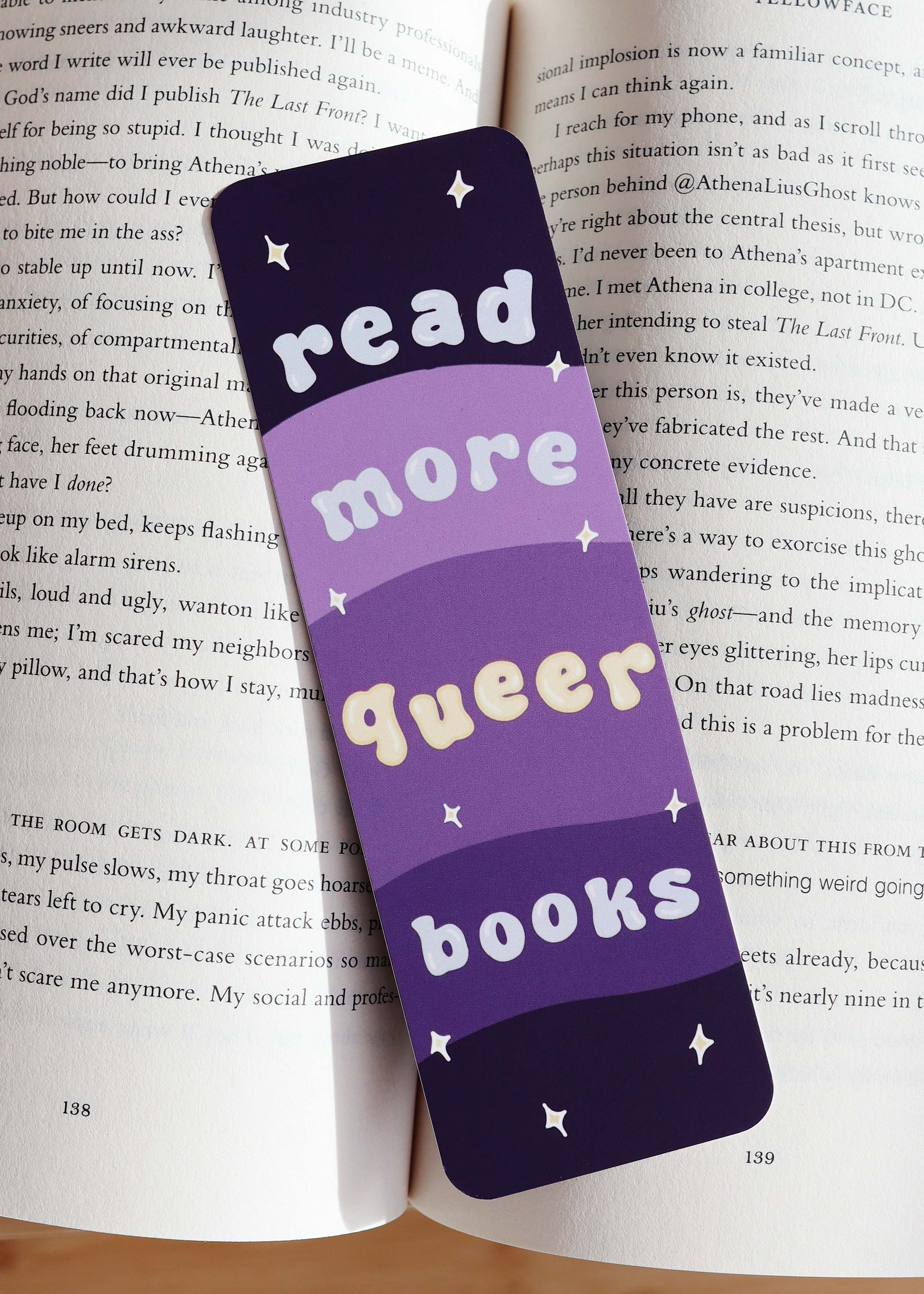 Boekenlegger 'read more queer'